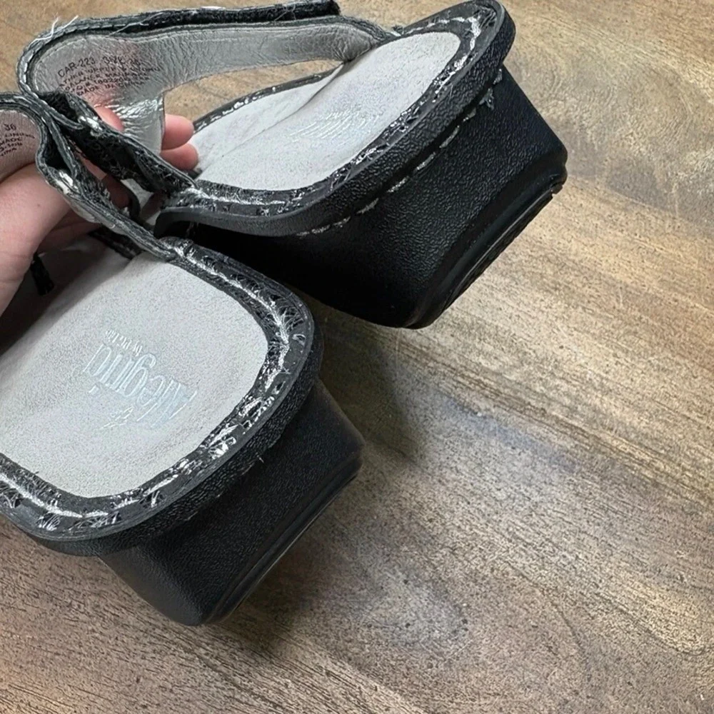 Alegria Sandals EU Size 36 US 6 Black Metallic Leather Arch Support‎